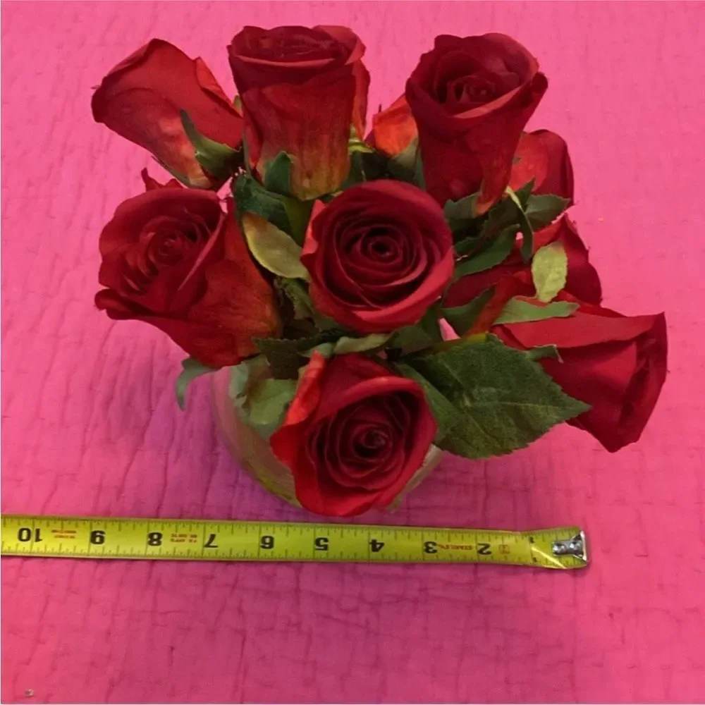 Elegant Red Rose Arrangement in Glass Vase